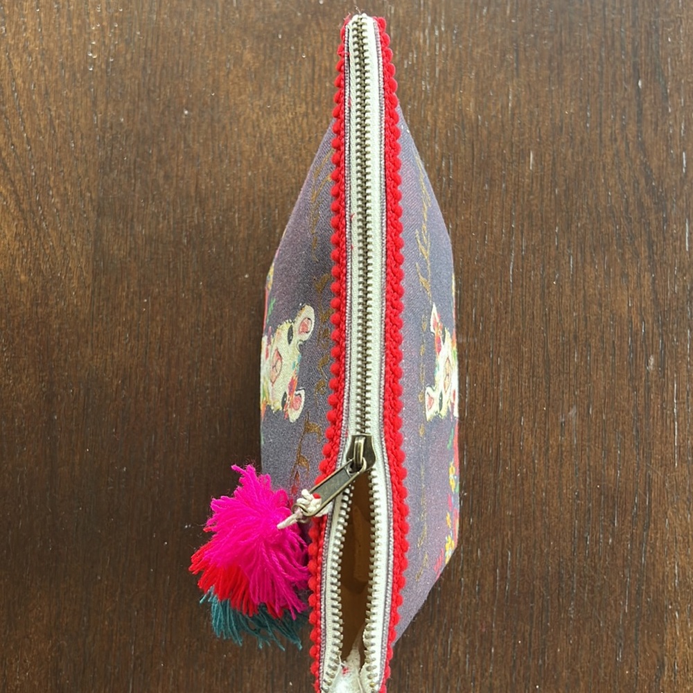 Nature Life LLIVE LLOVE LLAUGH Llama pouch - Picture 5 of 9